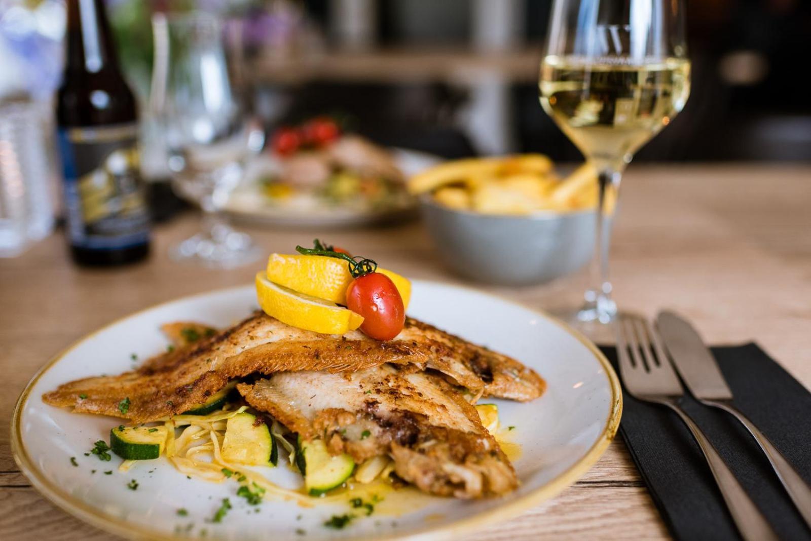 Hotel-Restaurant De Walvisvaarder Hollum  Eksteriør bilde