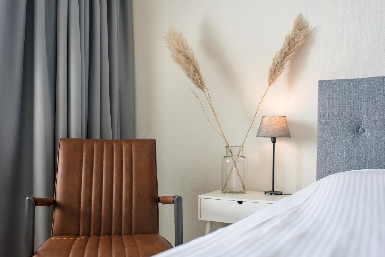 Hotel-Restaurant De Walvisvaarder Hollum  Eksteriør bilde