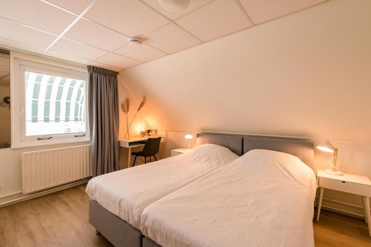Hotel-Restaurant De Walvisvaarder Hollum  Eksteriør bilde